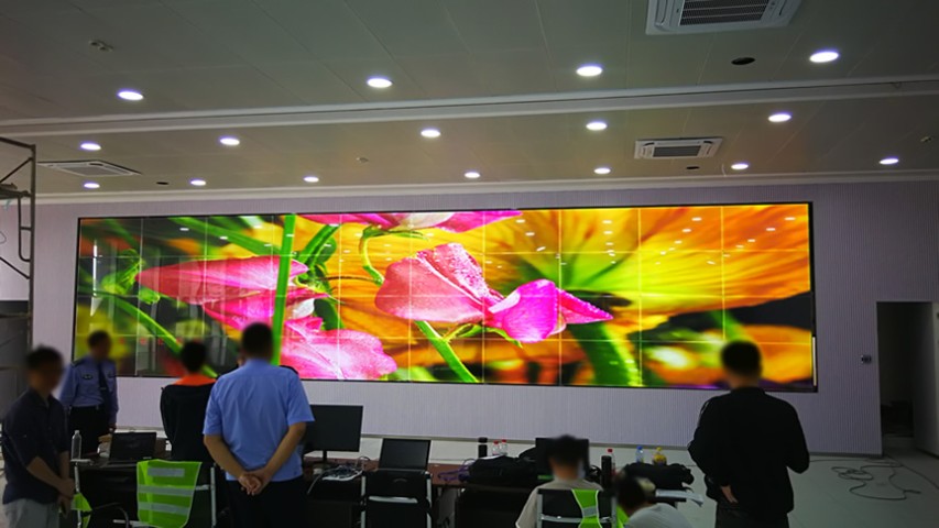江西某監獄指揮中心無縫拼接屏