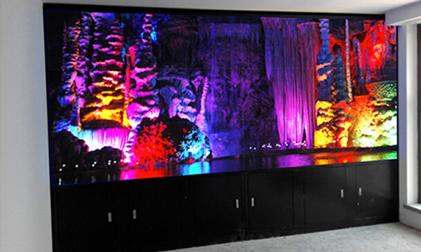 降稅減負、激發企業創新熱情，有利無縫拼接屏廠家發展